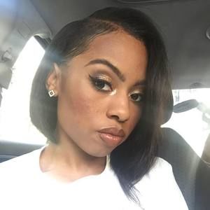 Meet your Posher, Darriana